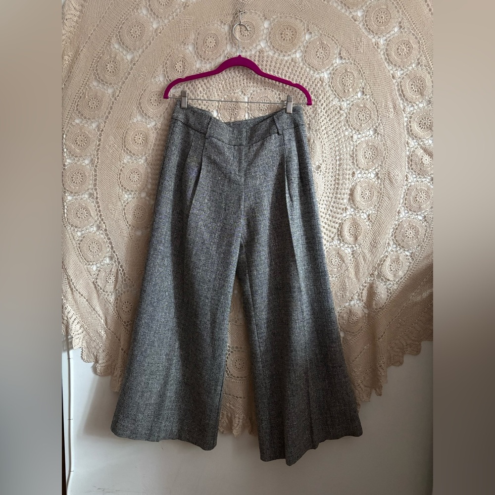 Fashionista wool wide legged trousers. Size US 8.